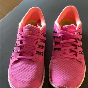 Pink nike free 5.0